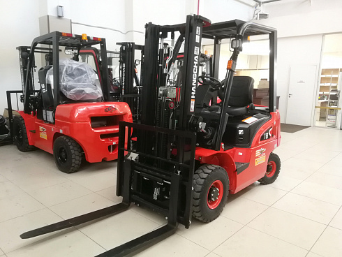 Погрузчик Hangcha HC CPCD18-XRW10 Isuzu, вагонный вариант, смещение вил