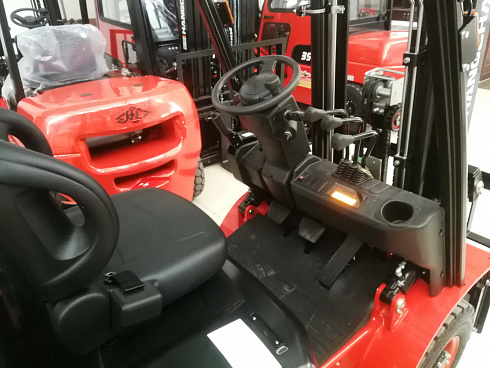 Погрузчик Hangcha HC CPCD18-XRW10 Isuzu, вагонный вариант, смещение вил