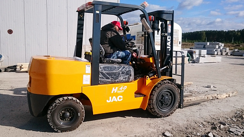 Погрузчик вилочный JAC CPCD40