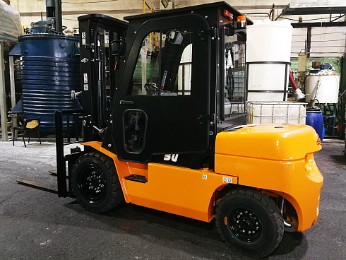 Автопогрузчик HC CPCD30N-RW10 г/п 3000 кг Isuzu