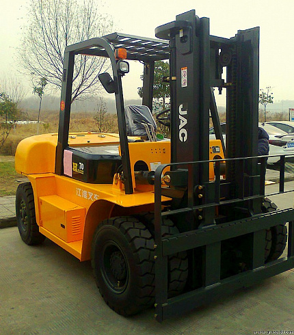 Погрузчик вилочный JAC CPCD70