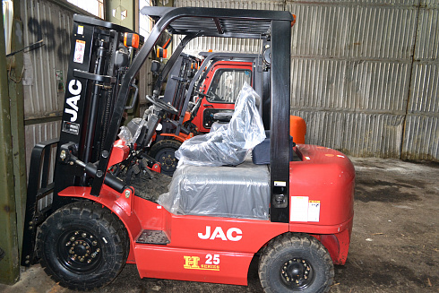 Погрузчик вилочный JAC CPCD25