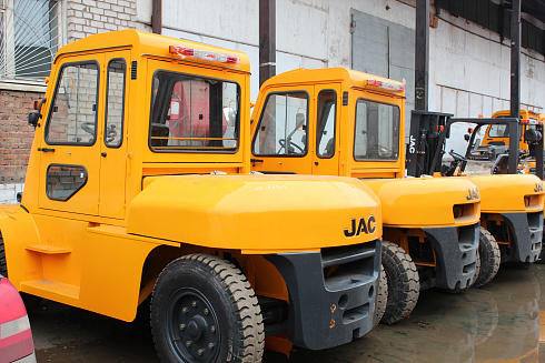 Погрузчик вилочный JAC CPCD70