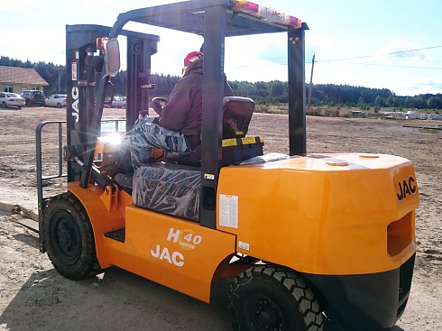Погрузчик вилочный JAC CPCD40